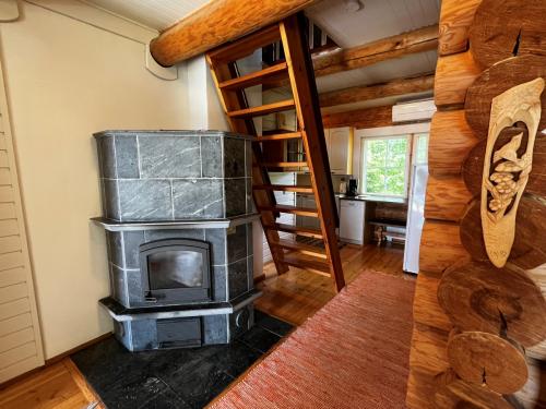 koivunotko_cottage_fireplace