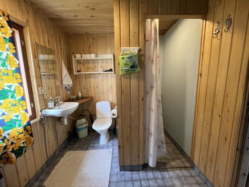 uittoniemi_wc_suihku